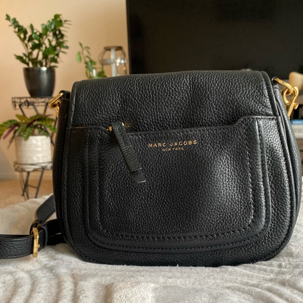 Beautiful preloved Leather Marc Jacobs Over the shoulder bag!